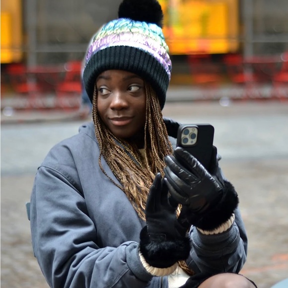 🖤FAUX-FUR🖤Feminine Soft Iridescent Black Stella Puffer Gloves - Picture 7 of 12